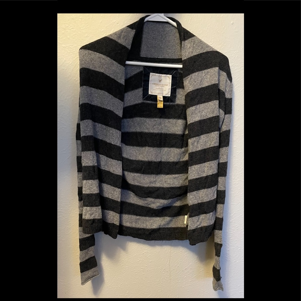 American Eagle Outfitters sweater